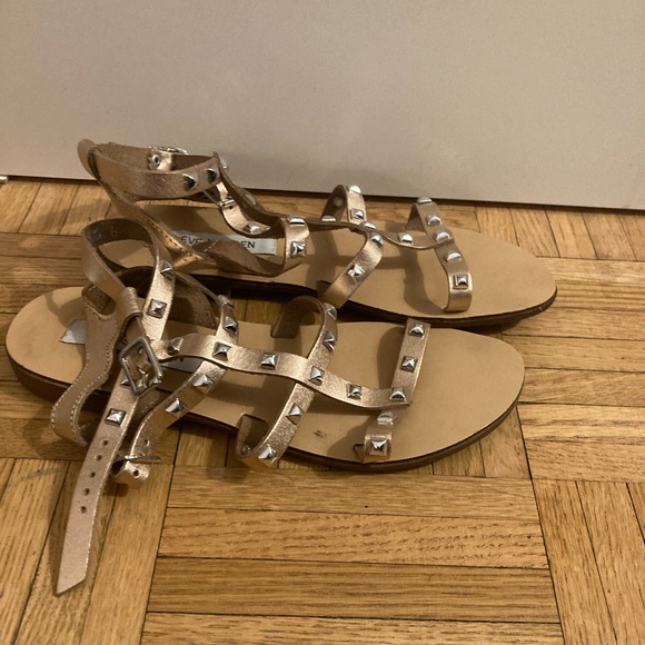 Steve Madden Studded Travel Strappy Sandal ROSE GOLD - Picture 2 of 5